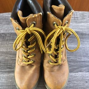 Dirty laundry heeled boots